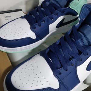 Air Jordan 1 Mid, Men's sneakers